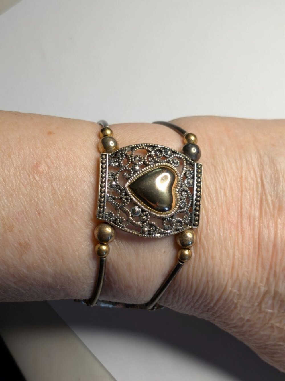 Two‑Tone Heart Bar Link Bracelet – Vintage, 6.5″ Magnetic Clasp